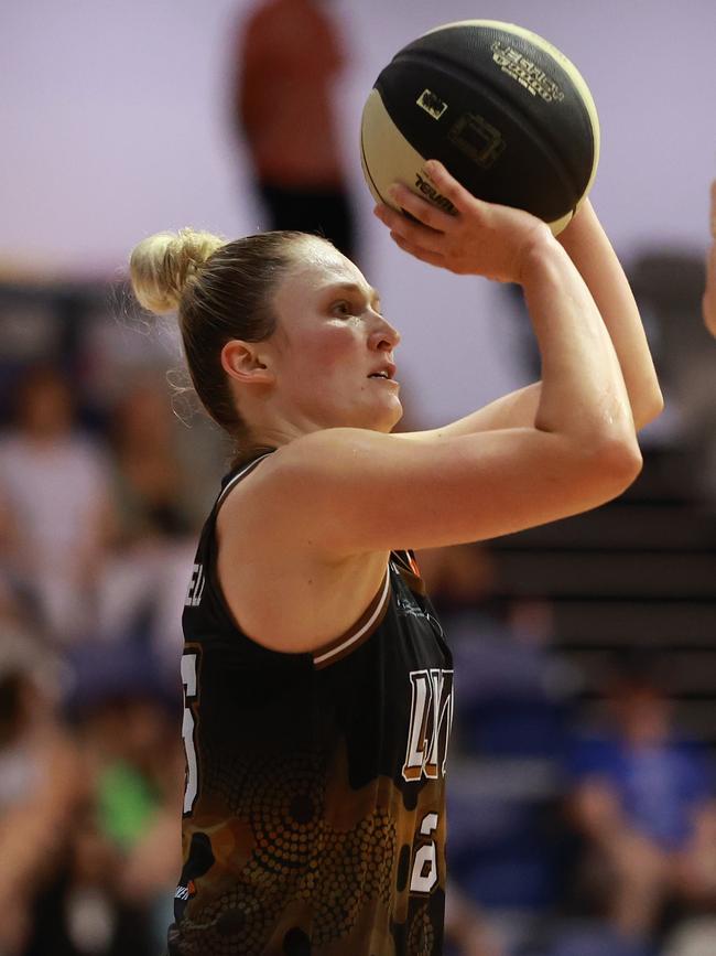 Amy Atwell of the Lynx shoots during game one of the WNBL grand final series between Southside Flyers and Perth Lynx. Picture: Kelly Defina/Getty Images.