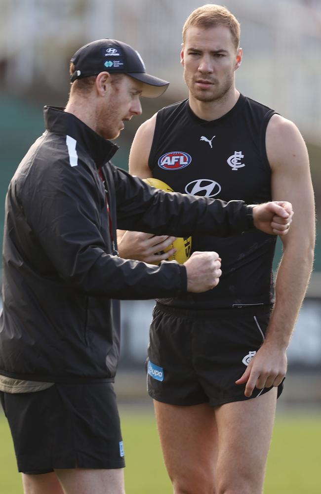 Carlton’s senior assistant Ash Hansen and Harry McKay. Picture: Michael Klein