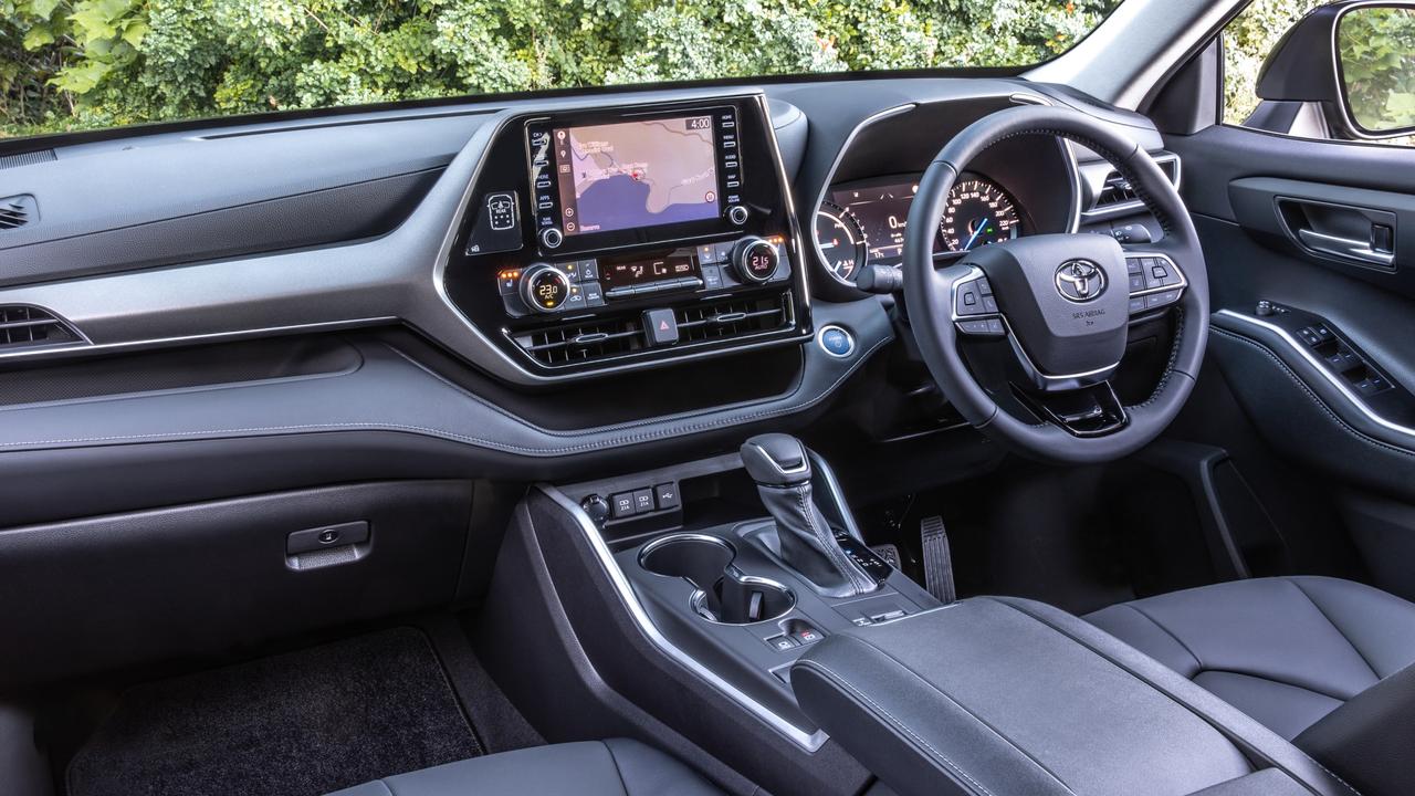 Features of the Toyota Kluger GXL include leather trim, eight-inch touchscreen featuring Apple CarPlay and Android Auto, satnav, tri-zone aircon and heated front seats.