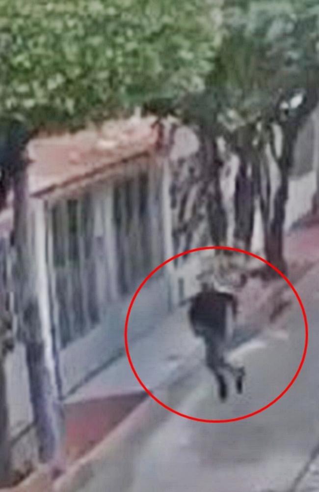 The shooter pretended to deliver a package. Picture: Jam Press