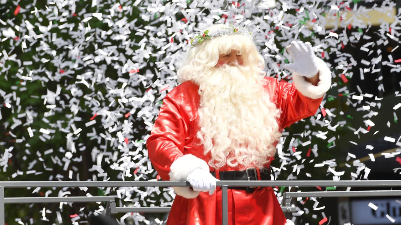 He’s here! Father Christmas receives warm welcome to SA