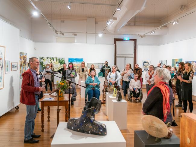 Councillor Dan Stewart speaks at the 2021 Du Rietz Art Awards in Gympie. Picture: Leeroy Todd Photo and Film