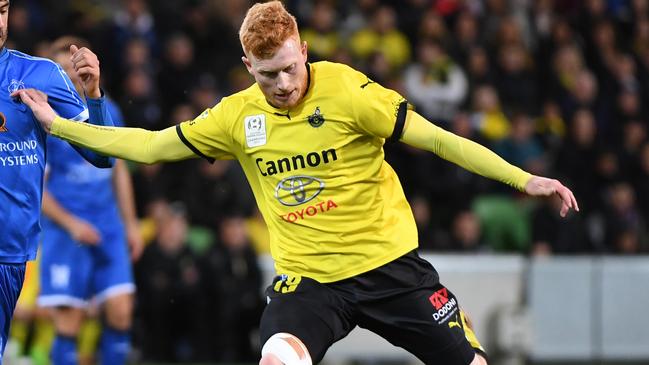 Sean Ellis in action for Heidelberg United.