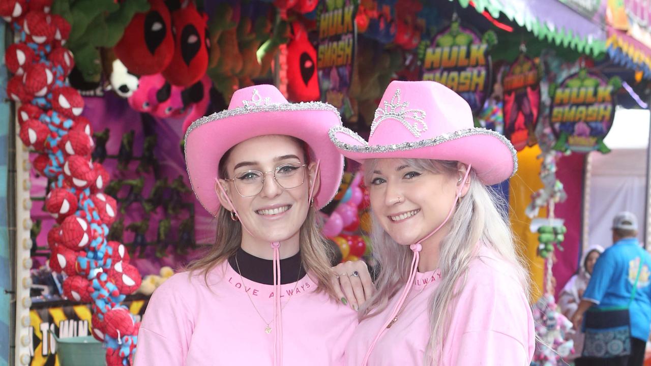 EKKA socials.Tasma Smith and Malise Salter13 August 2022 Bowen Hills Picture by Richard Gosling