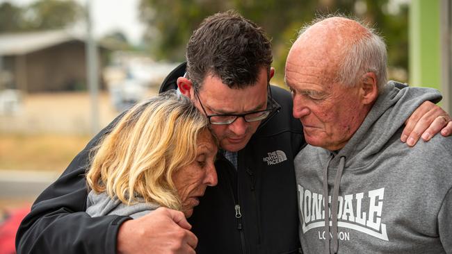 Victorian Premier Daniel Andrews speaks to Jilly Brown and husband Mel, who lost their 120 year old Sarsfeild Home and Accommodation business. Picture: Jason Edwards