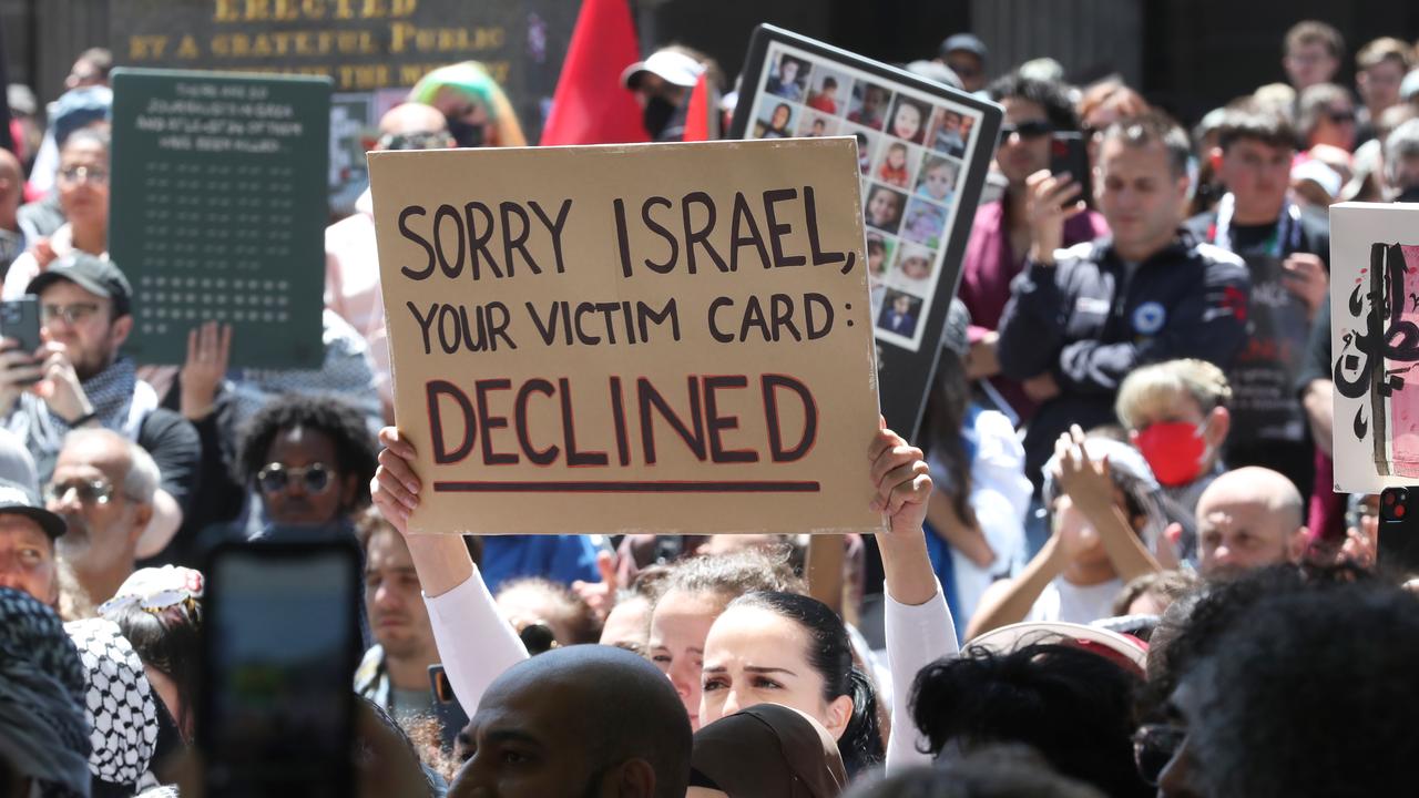 MELBOURNE, AUSTRALIA – NewsWire Photos, NOVEMBER 19, 2023. A pro Palestine rally in Melbourne CBD. Sunday, NOVEMBER 19, 2023. Picture: NCA NewsWire / David Crosling