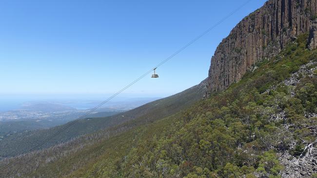 Artists impression of the proposed development of a cable car on Mt Wellington / kunanyi by MWCC.