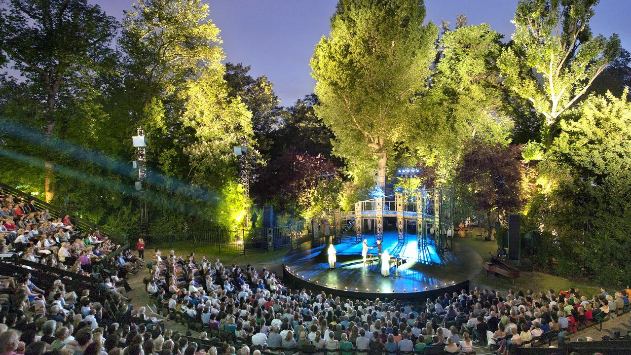 MARYLEBONE, LONDON .. for David May story .. A production of Pride and Prejudice at Regent's Park Open Air Theatre. Picture: Â©VisitBritain/Eric Nathan.