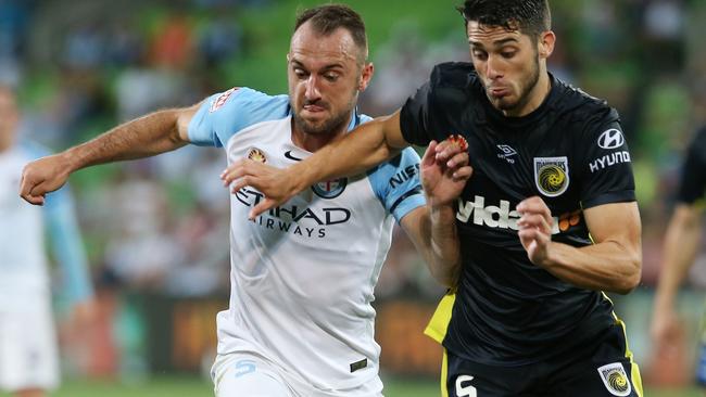 Melbourne City edged home but were frustrated by the Mariners.