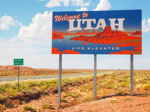 Welcome to Utah road sign at the state border