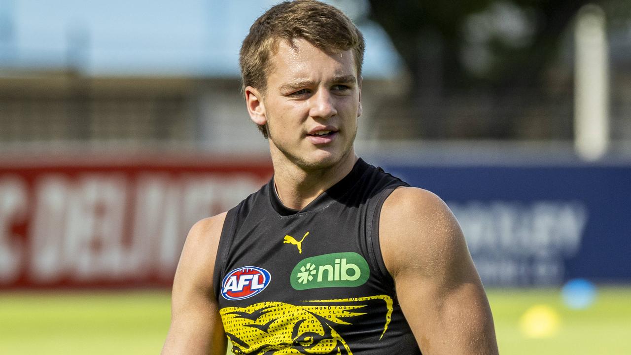 Desperation for Ex-Hawk to stand up as Tiger cubs stake Rd 1 claim