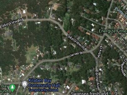 A man, 27, wanted over an alleged crime spree from Newcastle to Gosford was arrested on Jarrett St, Kilaben Bay, after reports of males arguing in the street. Picture: Google