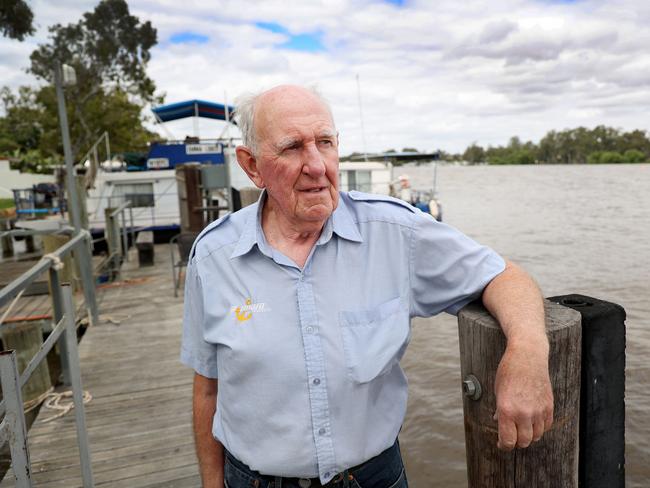 ADELAIDE, AUSTRALIA - NewsWire Photos November 28 2022: Local long time resident Ray Weedon poses for a photograph on his property by the river in Mannum. NCA NewsWire / David Mariuz