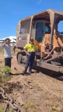 Protesters, police and security clash at Lee Point development site as land clearing begins