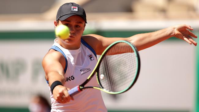 Ashleigh Barty of Australia plays a backhand in her first round match against Bernarda Pera of The United States. Picture: Adam Pretty/Getty Images