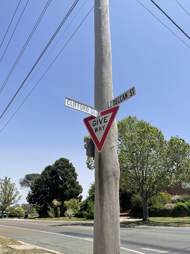 Hospital staff fear for their safety walking between Chisholm Ross Centre and Deccan St in Goulburn. Picture: Niki Iliagoueva