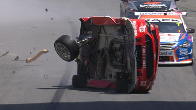 Scott McLaughlin’s car crashes on the Gold Coast.