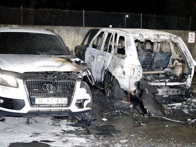 2 cars destroyed by fire in a driveway of a unit complex in Chipping norton  Picture : Steve Tyson Time : 2245 Location : Mead Drive Chipping Norton