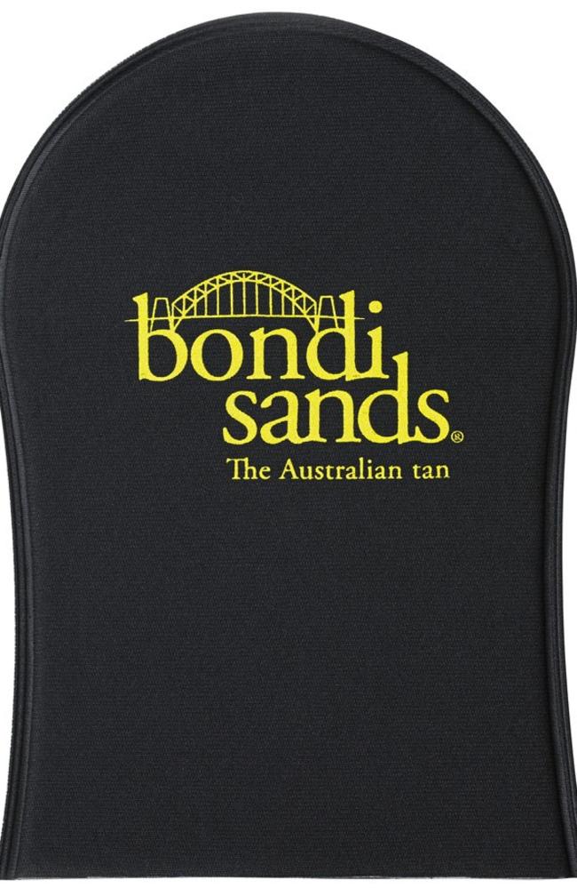 According to one Facebook user, the Bondi Sands tanning mitt is too small for men to use.