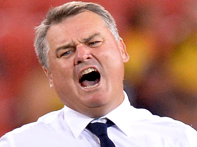 BRISBANE, AUSTRALIA - APRIL 01: Reds coach Nick Stiles calls out instructions to his players during the warm-ups before the Super Rugby round six match between the Reds and the Hurricanes at Suncorp Stadium on April 1, 2017 in Brisbane, Australia.  (Photo by Bradley Kanaris/Getty Images)