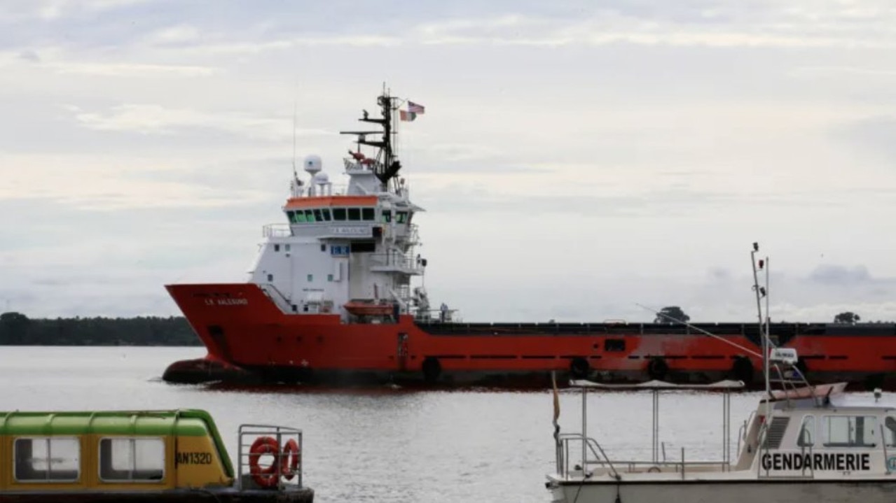 A Singapore-registered oil tanker has been boarded by “unidentified persons” about 550 kilometres off Africa’s Ivory Coast.