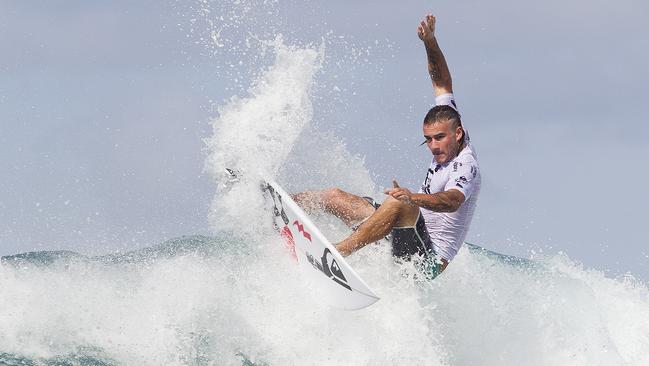 Mikey Wright, an event wildcard, winning his Quiksilver Pro Round 1 heat to advance directly in to Round 3. IMAGE CREDIT: WSL / Cestari PHOTOGRAPHER: Kelly Cestari