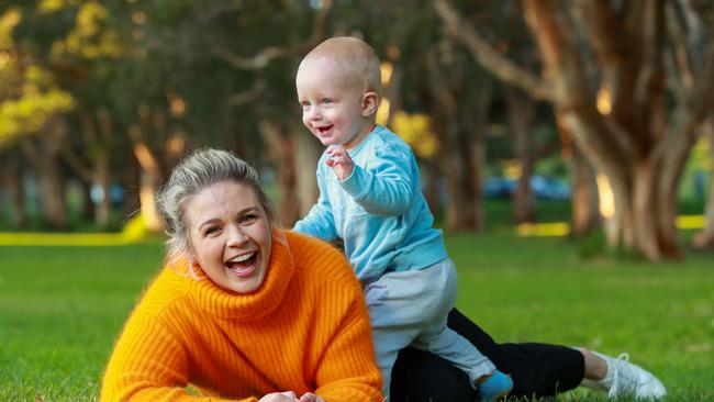 Emma Freedman with her son William, 1, in Centennial Park. Picture:Justin Lloyd