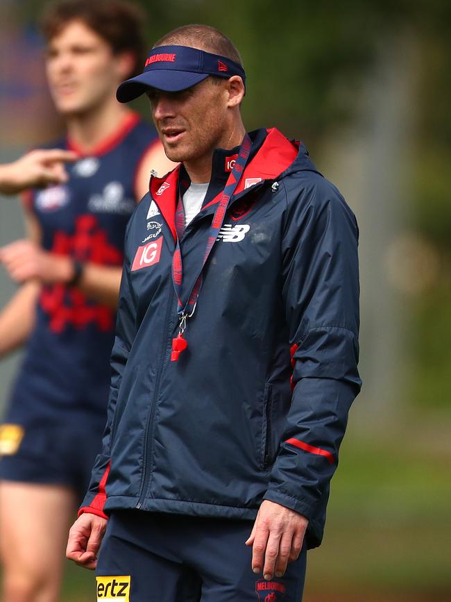 Melbourne coach Simon Goodwin supports a shortened half-time break.