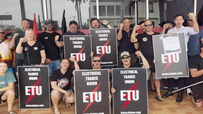 ETU members met with ALP Bundaberg MP Tom Smith seeking support for improved working conditions currently under negotiation with Powerlink and Energy Queensland.