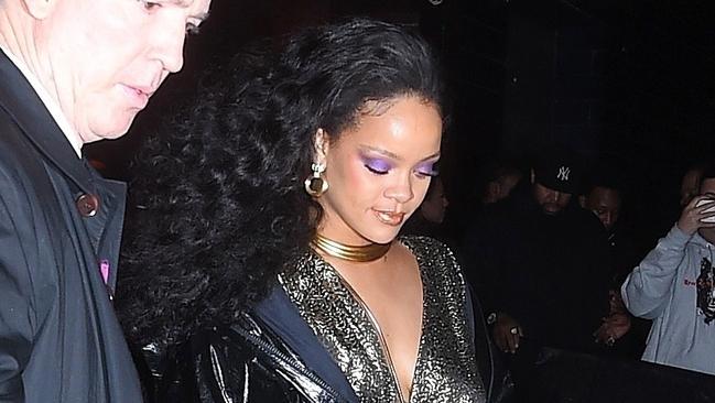 Rihanna stuns at Grammys party