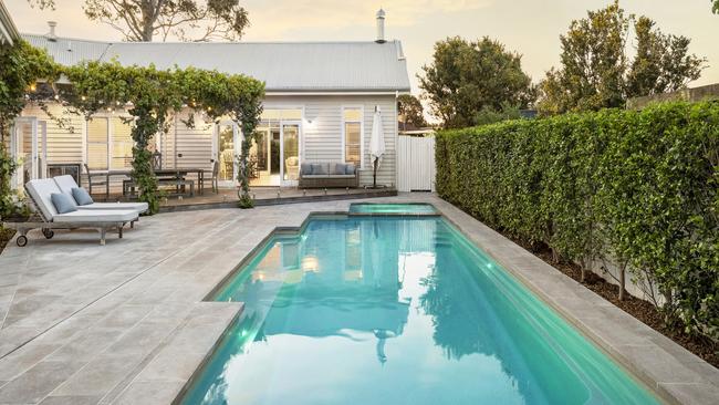 The swimming pool works brilliantly in the decidedly not square rear yard.