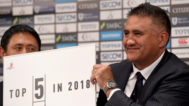 New Sunwolves coach Jamie Joseph displays the team’s target for the 2018 season.