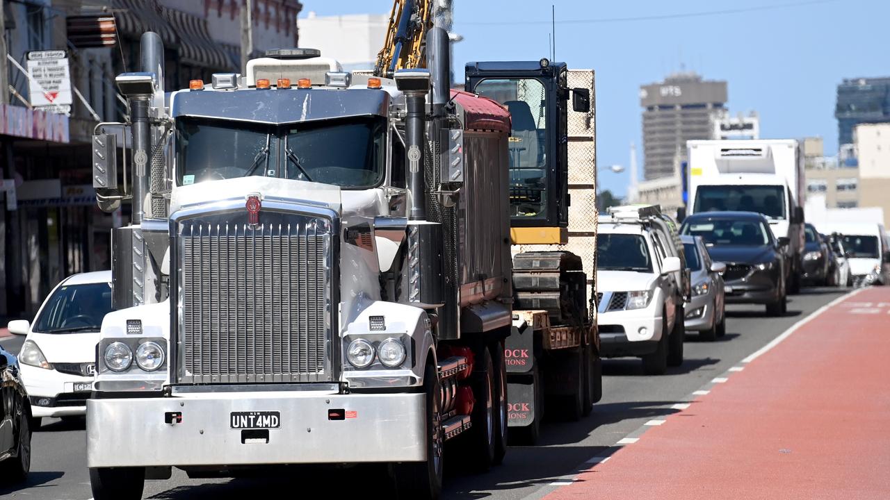 The shortage could grind the trucking industry to a halt, and impact regular road users too. Picture: NCA NewsWire/Jeremy Piper