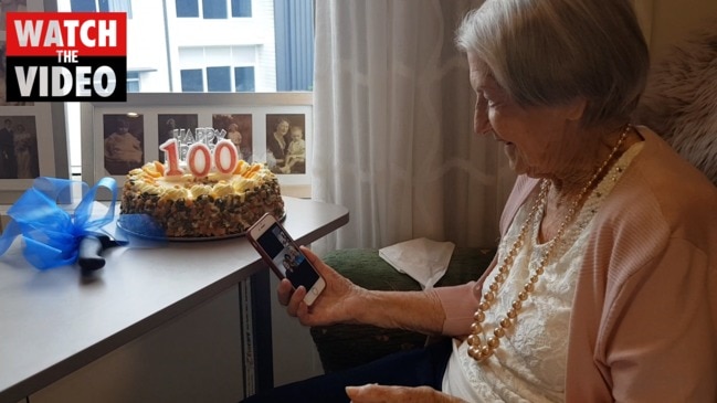 Jean Dyet celebrates her 100th birthday on facetime