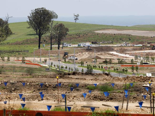 DAILY TELEGRAPH DECEMBER 11, 2023. The Figtree Hill development in Macarthur, near Appin. Lendlease has now been forced to write to 450 customers telling them there is still no timeframe on when their homes can be built, because Transport for NSW is yet to give the developer the green light to upgrade Appin Road. Picture: Jonathan Ng