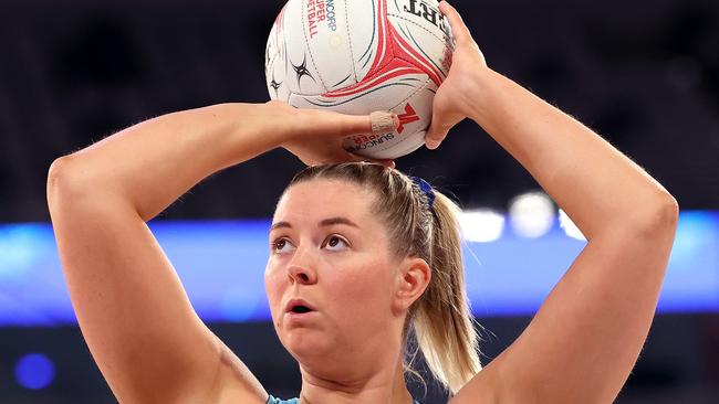 MELBOURNE, AUSTRALIA - JUNE 02: Eleanor Cardwell of the Mavericks warms up during the round eight Super Netball match between Melbourne Mavericks and NSW Swifts at John Cain Arena, on June 02, 2024, in Melbourne, Australia. (Photo by Kelly Defina/Getty Images)