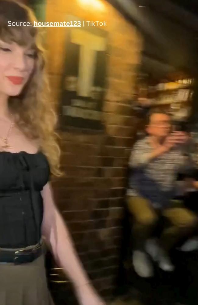 Taylor Swift leaving Pellegrino 2000 restaurant. Photo: @housemate123/ TikTok