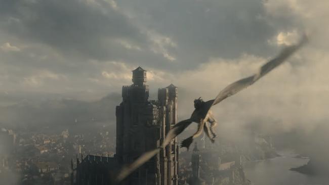 That’s a big house, with a big dragon ... a spectacular scene from House of the Dragon.