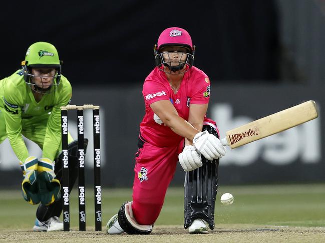 Sixers' Dane Van Niekerk reverse sweeps during the WBBL match between the Sydney Thunder and Sydney Sixers at the Sydney Showground. Picture. Phil Hillyard