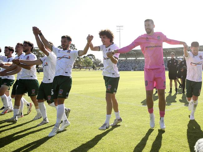 BALLARAT, AUSTRALIA - NOVEMBER 11: Jets players celebrate their win during the A-League Men round four match between Western United and Newcastle Jets at Mars Stadium, on November 11, 2023, in Ballarat, Australia. (Photo by Martin Keep/Getty Images)