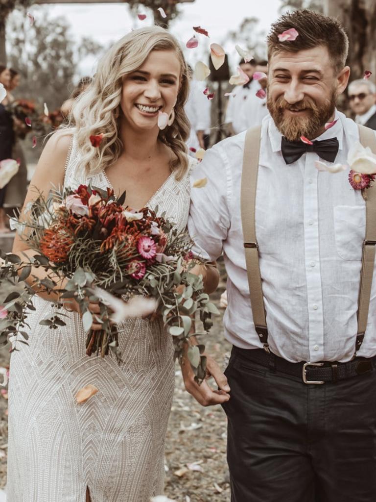 Kyabram Molly Flett marries Brodie Unwin in front of unwell mum