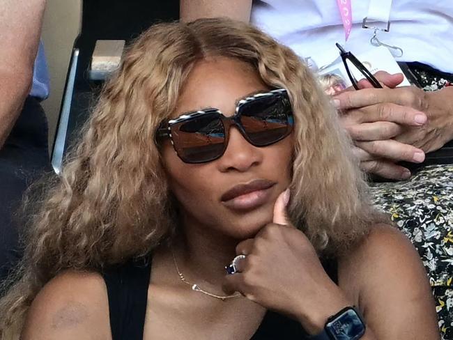 Tennis legend Serena WIlliams takes her seat for the men's singles final tennis match between Spain's Carlos Alcaraz and Serbia's Novak Djokovic on Court Philippe-Chatrier at the Roland-Garros Stadium during the Paris 2024 Olympic Games, in Paris on August 4, 2024. (Photo by Miguel MEDINA / AFP)