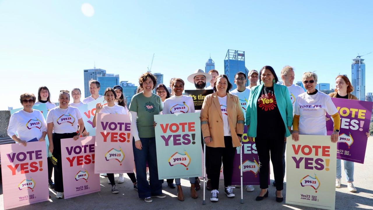 Labor Minister Madeline King joined Greens’ Senator Dorinda Cox and Independent Curtin MP Kate Chaney with Yes 23 campaigners in Perth ahead of the official pamphlets being released.