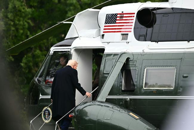 The biggest purchasers of Trump's crypto memecoin are invited to a private dinner at his Virginia golf club, with a White House tour for the top 25 investors