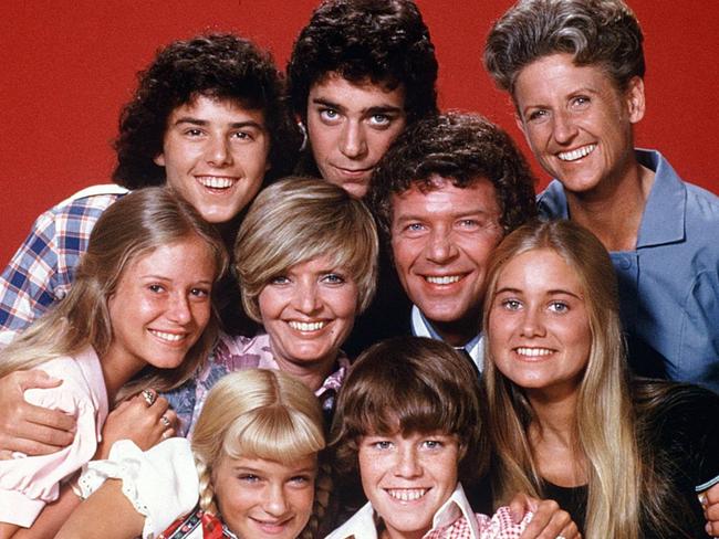 The cast of Brady Bunch (front row) Susan Olsen, Mike Lookinland (middle row) Eve Plumb, Florence Henderson, Robert Reed, Maureen McCormick (back row) Chistopher Knight, Barry Williams, Ann B. Davis.