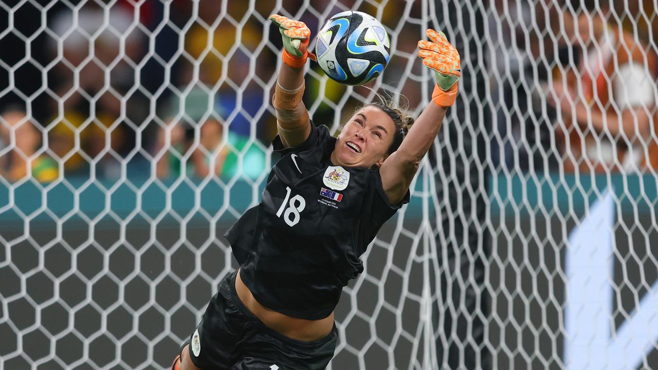 Why Matildas fans can't buy goalkeeper Mackenzie Arnold's jersey