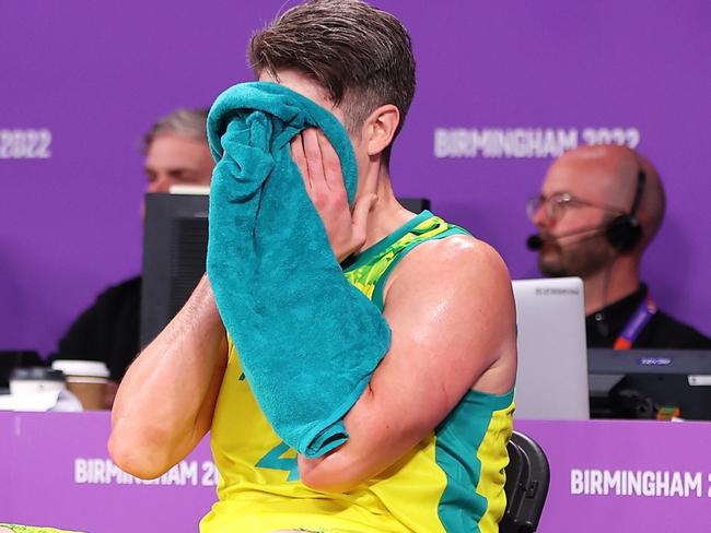 Watch: Aussies robbed of gold in refereeing farce