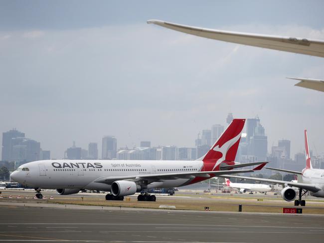 Qantas has reported strong demand for flights to London, Vancouver and Los Angeles. Picture: NCA NewsWire / Christian Gilles