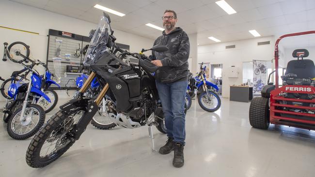 Neil Marks sets off from Lismore Showgrounds today.