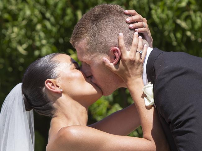 Crows ruckman Reilly O'Brien ties the knot with fiancee Chloe Swale at Alkina Wine Estate in Greenock..3rd January 2025. Picture Brett Hartwig